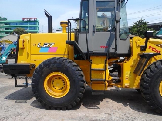 รถตักล้อยาง TCM L 27