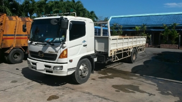 รถบรรทุก 6 ล้อ HINO MEGA FG เก่าเก็บไม่ได้ใช้งาน ปีจดทะเบียน 2551 รถบรรทุก 6 ล้อ HINO MEGA FG เก่าเก็บไม่ได้ใช้งาน ปีจดทะเบียน 2551