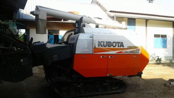 ขายรถเกี่ยวข้าว KUBOTA DC95 ปี55 ใช้งานน้อย1500ชม. สวยพร้อมใช้งาน เอกสารเล่มทะเบียนพร้อมโอน ราคา600,000 สนใจโทร 090-8588220คุณนะ 093-3258446คุณบิว หรือเข้าดูสินค้าอื่นๆได้ที่ www.truck.in.th/498 หรือเพจFacebook ณรงค์ ซื้อขายรถมือสอง (เว็บไซต์ส่วนตัว) หรือ