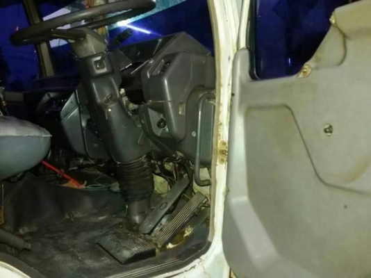 ขายดั้ม2เพลา FN527M-TF7&times;&times;&times; เครื่อง220เทอร์โบ โลฮาย10สปีด กระบะดั้มมิเนียม เอกสารพร้อมโอน ราคา980,000 สนใจโทร 090-8588220คุณนะ 093-3258446คุณบิว หรือเข้าดูสินค้าอื่นๆได้ที่ www.truck.in.th/498 หรือเพจFacebook ณรงค์ ซื้อขายรถมือสอง (เว็บไซ