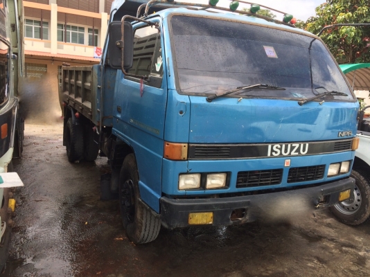 รถอีซูซู 6 ล้อดั้ม NPR 115 แรงม้า. ปี 37.  ( มีขาย 2 คัน. )    สนใจติดต่อ  081 - 6079515