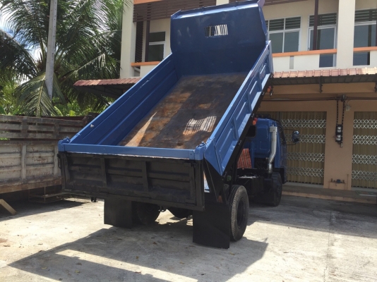 รถอีซูซู 6 ล้อดั้ม NPR 115 แรงม้า. ปี 37.  ( มีขาย 2 คัน. )    สนใจติดต่อ  081 - 6079515