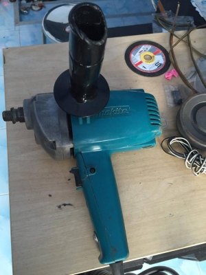 ขายเครื่องขัดสี MAKITA 9218BL มือสอง สภาพดีครับ
