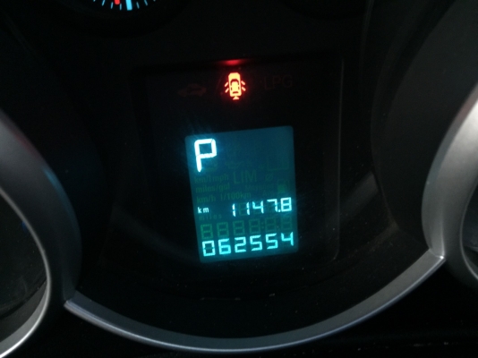 2013 CHEVROLET CRUZE 1.8LS สีขาว เครื่องเสียงแน่นๆ