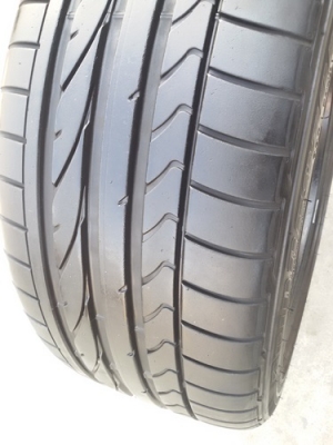 ขายยาง245/40/18 ปี 4213  BEIDGESTONE POTENZA 2 เส้น  สภาพสวยดอกเยอะไม่มีปะดอกตามรูปไม่มีกินข้างไม่แตกร้าวแน่นอนใช้ต่อได้สบาย     ราคาพร้อม เปลี่ยน ถ่วง  (ส่งต่างจังหวัด)   รัก 0851612347   LINE**ID  rukitsarr        .... https://www.facebook.com/jtg2010 เ