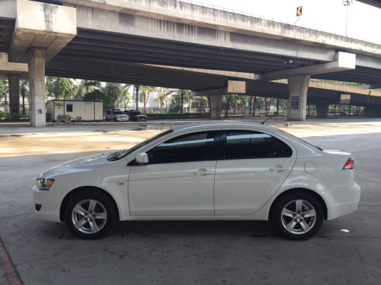 2010 MITSUBISHI LANCER 1.8GLS สีขาว 2010 MITSUBISHI LANCER 1.8GLS สีขาว