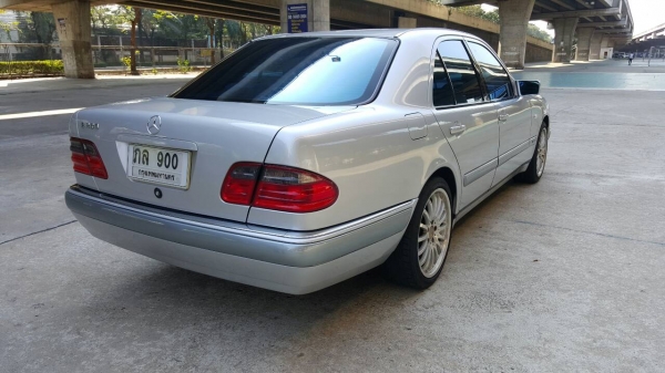 1997 BENZ E230 สีบรอนซ์ W210 รถสวย เครื่องดี สภาพพร้อมใช้ 1997 BENZ E230 สีบรอนซ์ W210 รถสวย เครื่องดี สภาพพร้อมใช้