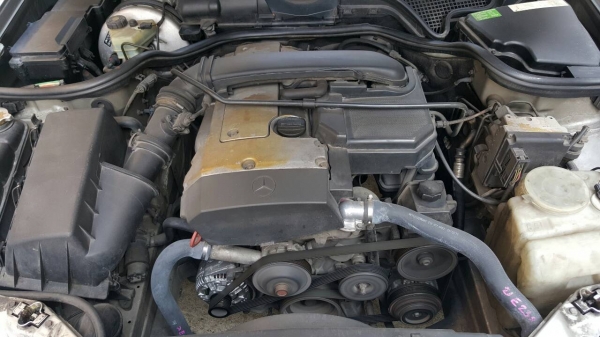 1997 BENZ E230 สีบรอนซ์ W210 รถสวย เครื่องดี สภาพพร้อมใช้ 1997 BENZ E230 สีบรอนซ์ W210 รถสวย เครื่องดี สภาพพร้อมใช้