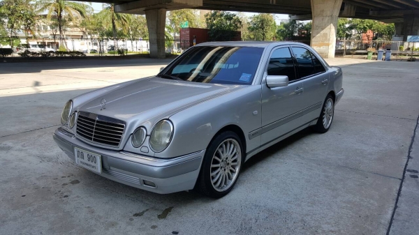 1997 BENZ E230 สีบรอนซ์ W210 รถสวย เครื่องดี สภาพพร้อมใช้ 1997 BENZ E230 สีบรอนซ์ W210 รถสวย เครื่องดี สภาพพร้อมใช้