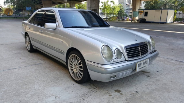 1997 BENZ E230 สีบรอนซ์ W210 รถสวย เครื่องดี สภาพพร้อมใช้