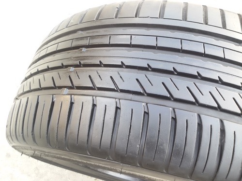 ขายยาง245/40/18 ปี 1714 MAYRUN จีน  2  เส้น