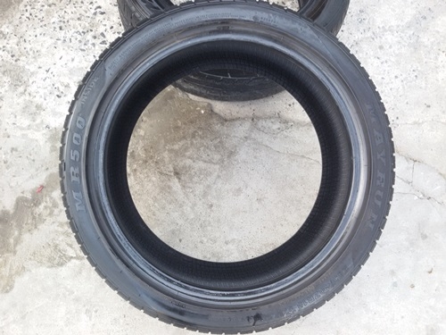 ขายยาง245/40/18 ปี 1714 MAYRUN จีน  2  เส้น