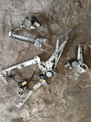 เฟื่องยกกระจก