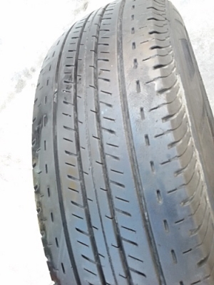 ขายยาง195R15 ปี 13  BRIDGESTONE R611  4 เส้น