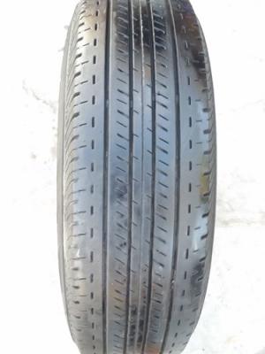 ขายยาง195R15 ปี 13  BRIDGESTONE R611  4 เส้น