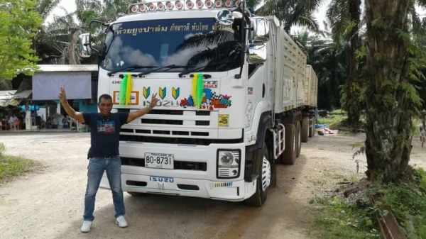 อีซูสุ 360 ปี 56 วิ่ง 107,000 กิโล สวย เดิม ทุกชิ้น รถอยู่สุราษ ( จัดแน่นได้ 2,500,000 ) อีซูสุ 360 ปี 56 วิ่ง 107,000 กิโล สวย เดิม ทุกชิ้น รถอยู่สุราษ ( จัดแน่นได้ 2,500,000 )