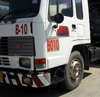 สิบล้อ1เพา หัวลาก VOLVO 320เพาเดียว ปี45 พร้อมห่างพื้นเรียบ 3คาน สภาพดีสวยพร้อมใช้ ทะเบียนพร้อมโอน