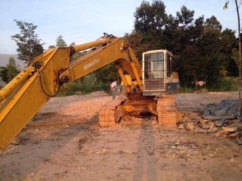 KOMATSU 200-5 รถพร้อมใชั ไฟฟ้าครบ แอร์เย็น ช่วงล่างดี เอกสารเล่มทะเบียน KOMATSU 200-5 รถพร้อมใชั ไฟฟ้าครบ แอร์เย็น ช่วงล่างดี เอกสารเล่มทะเบียน