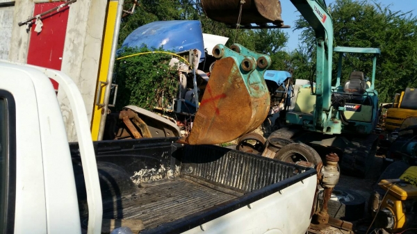 ส่งไปกับ หจก ด่วนหนองคายนะครับ สำหรับบุ้งกี๋ ขุดวางท่อ เก่าญี่ปุ่น สภาพสวย