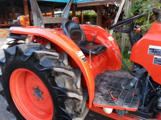 คูโบต้า L4708 4 WD พร้อมใบมีดตราช้าง