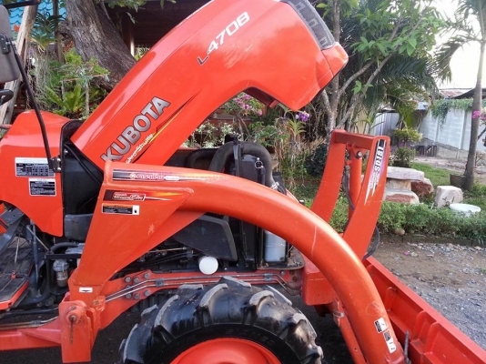 คูโบต้า L4708 4 WD พร้อมใบมีดตราช้าง