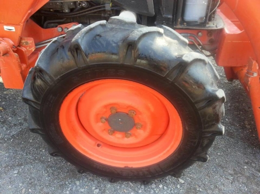 คูโบต้า L4708 4 WD พร้อมใบมีดตราช้าง