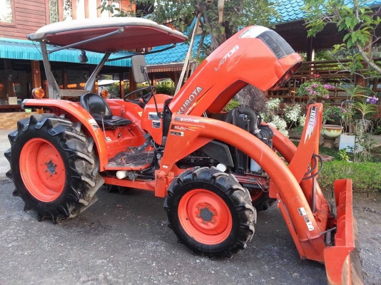 คูโบต้า L4708 4 WD พร้อมใบมีดตราช้าง