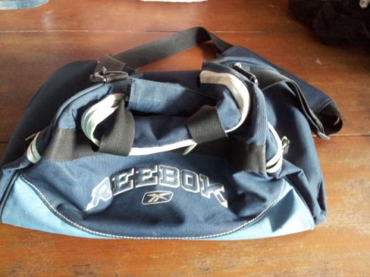 ขายกระเป๋า Reebok  แท้ มือสอง