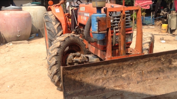 ขายรถไถ KUBOTA M5000 เครื่องดี สภาพสวยเดิมๆ ( ราคา 328,000 บาท ) (มีภาพวีดีโอ) พร้อมอุปกรณ์ 2 รายการ