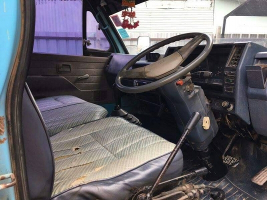 ISUZU NKR 110 HP 4BE1 หกล้อดั๊มพ์ กระบะดั๊มพ์เหล็กคอกเกษตร 4 ตันสภาพสวยจัดพร้อมบรรทุกหนักได้เลย เครื่องแรงดีไม่มีเยิ้ม ภายในเก๋งคอนโซลสวยครบ ช่วงล่างคัชซีสวยเดิมๆ ยาง 8.25 ขอบ 16 สภาพดี 65\% พร้อมใช้งาน เอกสารเล่มทะเบียนครบพร้อมโอน ราคาต่อรองได้ครับ