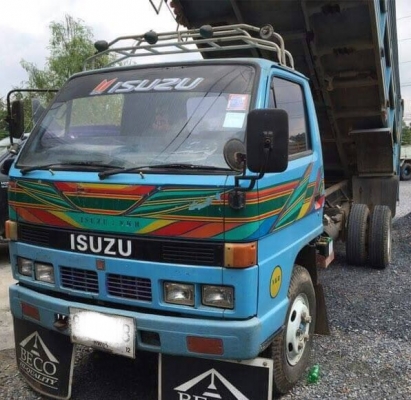 ISUZU NKR 110 HP 4BE1 หกล้อดั๊มพ์ กระบะดั๊มพ์เหล็กคอกเกษตร 4 ตันสภาพสวยจัดพร้อมบรรทุกหนักได้เลย เครื่องแรงดีไม่มีเยิ้ม ภายในเก๋งคอนโซลสวยครบ ช่วงล่างคัชซีสวยเดิมๆ ยาง 8.25 ขอบ 16 สภาพดี 65\% พร้อมใช้งาน เอกสารเล่มทะเบียนครบพร้อมโอน ราคาต่อรองได้ครับ