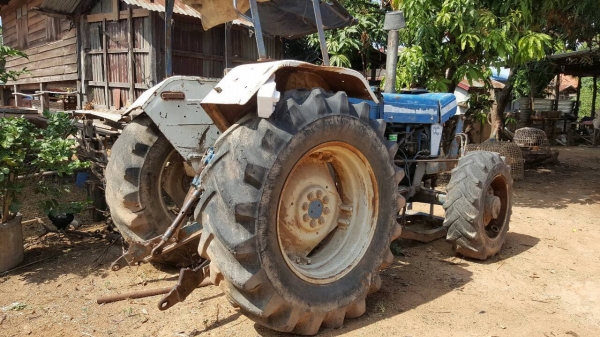 ขายตามสภาพ รถไถ 2 เพลา FORD 6610 เสื้อลาย คานหน้า ZF ปั้มดีเซลเสียสตาร์ทไม่ติด เอกสารเล่มทะเบียนครบ อุปกรณ์มีผานดันหน้า ผาน 4 และผาน 5 ขายตามสภาพ รถไถ 2 เพลา FORD 6610 เสื้อลาย คานหน้า ZF ปั้มดีเซลเสียสตาร์ทไม่ติด เอกสารเล่มทะเบียนครบ อุปกรณ์มีผานดันหน้า ผาน 4 และผาน 5