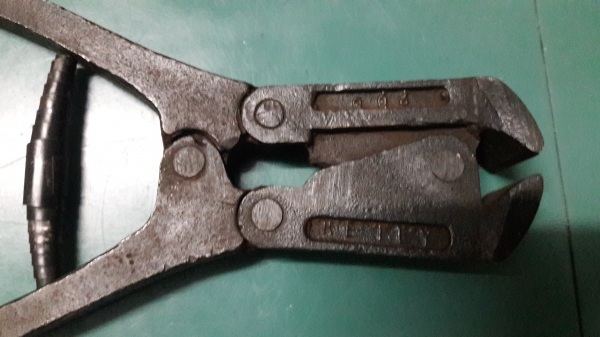 ขายคีมตัดตะปูงานเก่ามือสองREILY Made in POLAND. ขายคีมตัดตะปูงานเก่ามือสองREILY Made in POLAND.