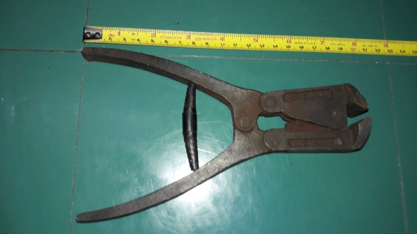 ขายคีมตัดตะปูงานเก่ามือสองREILY Made in POLAND. ขายคีมตัดตะปูงานเก่ามือสองREILY Made in POLAND.