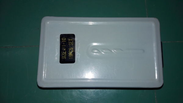 ขายดอกสว่านเจาะเหล็กชุด19ดอกงานเก่าเก็บพร้อมกล่องเหล็ก