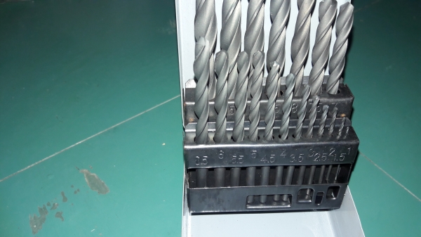 ขายดอกสว่านเจาะเหล็กชุด19ดอกงานเก่าเก็บพร้อมกล่องเหล็ก