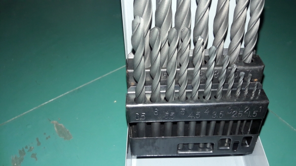 ขายดอกสว่านเจาะเหล็กชุด19ดอกงานเก่าเก็บพร้อมกล่องเหล็ก