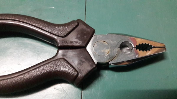 ขายคีมปากจิ้งจกUNIOR ขนาด6" งานเก่าสโลวีเนียเก่าเก็บด้ามเป็นฉนวนกันไฟฟ้า1000V