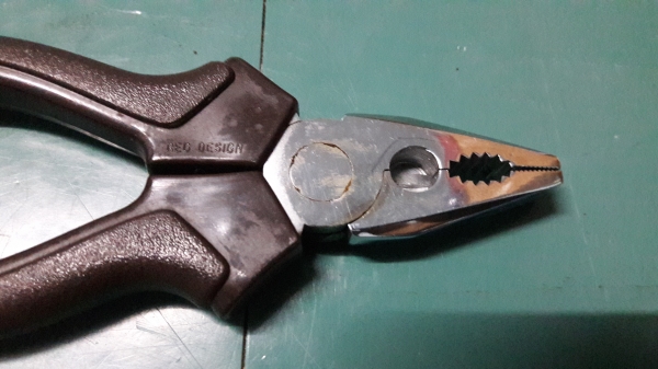 ขายคีมปากจิ้งจกUNIOR ขนาด6" งานเก่าสโลวีเนียเก่าเก็บด้ามเป็นฉนวนกันไฟฟ้า1000V