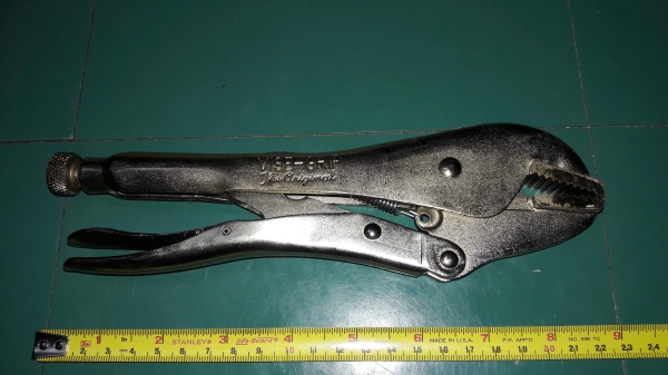 ขายคีมล็อกVISE-GRIP 10R Made in USA.งานเก่าเก็บสิบกว่าปี ขายคีมล็อกVISE-GRIP 10R Made in USA.งานเก่าเก็บสิบกว่าปี