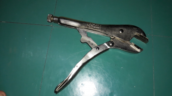 ขายคีมล็อกVISE-GRIP 10R Made in USA.งานเก่าเก็บสิบกว่าปี ขายคีมล็อกVISE-GRIP 10R Made in USA.งานเก่าเก็บสิบกว่าปี