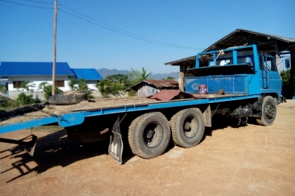 สิบล้อราคาประหยัดขึ้นรถเกี่ยวแมคโคเครื่อง185แรงทิฟฟี่ 3700000