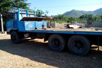 สิบล้อราคาประหยัดขึ้นรถเกี่ยวแมคโคเครื่อง185แรงทิฟฟี่ 3700000