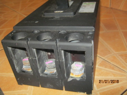 เบรกเกอร์ มิซูบิชิ 300 A ราคา 1600 บาท เบรกเกอร์ มิซูบิชิ 300 A ราคา 1600 บาท