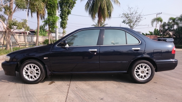 Nissan Sunny  TOP  A/T ปี 2000