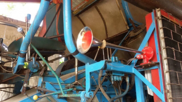 ขาย 650.000 รถเกี่ยวอู่อำนวยการช่าง อุ้ม2.5ตันเครื่องฮีโน่Jo260เดิน12นอกปั้ม22