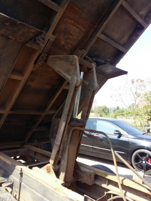 ขายด่วน6ล้อ ติดเครน ดั้ม HINO KM 310  เครื่องดีคัชชีสวย ยางพร้อมใช้ เอกสารพร้อมโอน