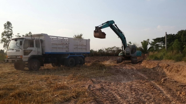 ขายแม็คโคร KOBELCO SK200 MART 5 ไฟฟ้าครบ เครื่องปั้มดี โซ่ช่วงล่างดี  เอกสารเล่มทะเบียน