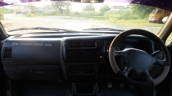 มิตซูบิชิ L200 สตาด้า 4ประตู มิตซูบิชิ L200 สตาด้า 4ประตู