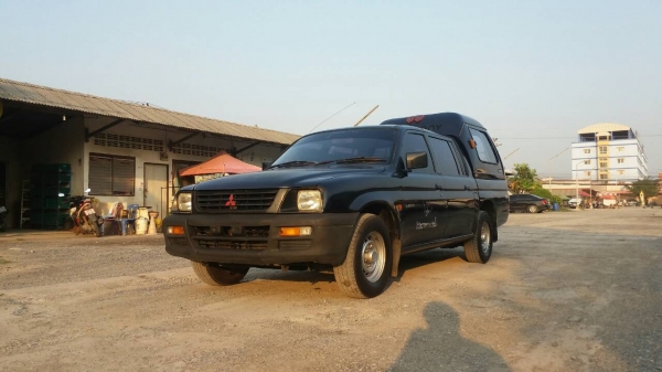 มิตซูบิชิ L200 สตาด้า 4ประตู มิตซูบิชิ L200 สตาด้า 4ประตู